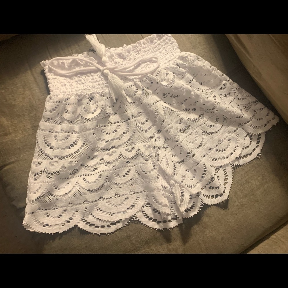 Women’s Size Extra Small White lace bathing suit cover-up shorts